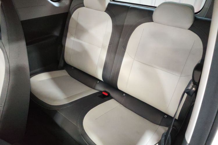 吉利银河 2025款 210km 熊猫骑士中控内饰21