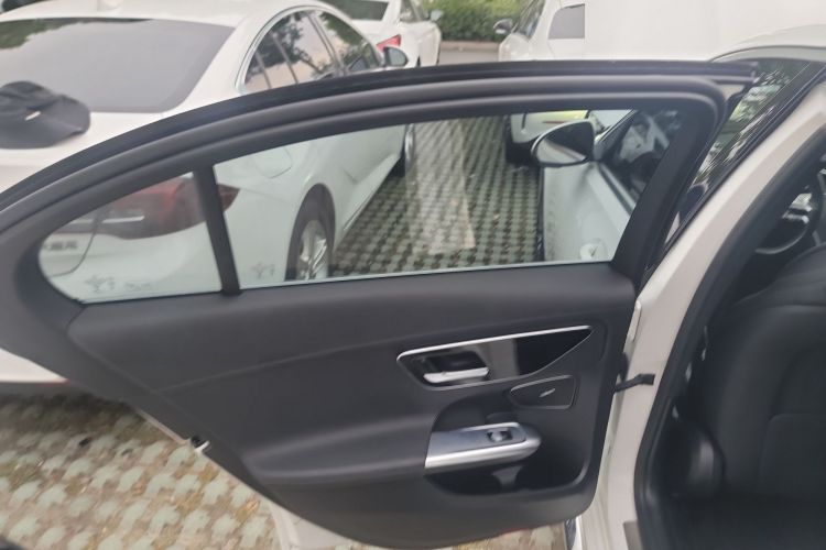 奔驰C级 2023款 C 200 L 运动版中控内饰7008