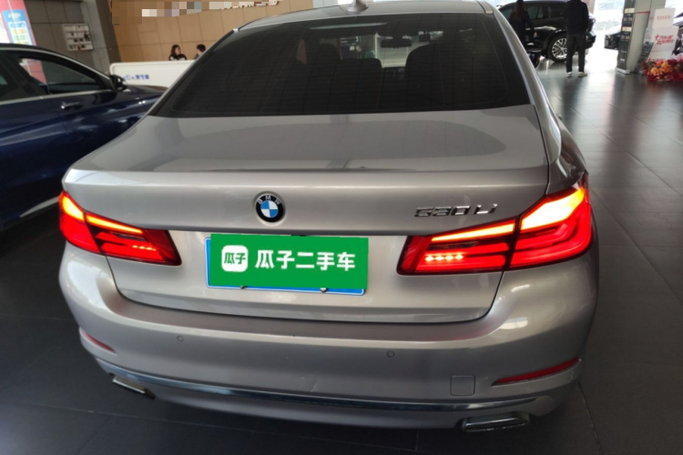 宝马5系 2018款 530Li 领先型 豪华套装车身外观6