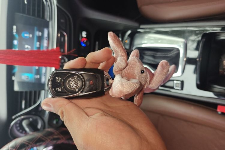 别克 君威 2017款 20T 豪华型中控内饰11