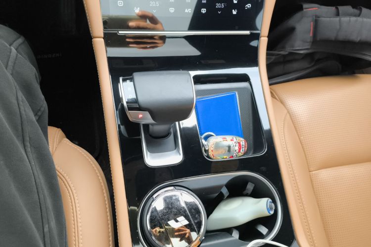 理想汽车 理想ONE 2021款 增程6座版局部细节18