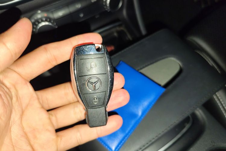 奔驰GLA 2019款 GLA 200 动感型中控内饰11