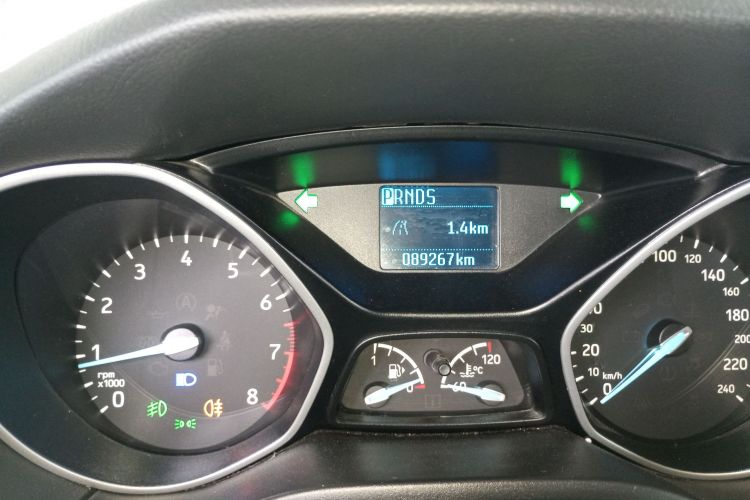 福特 福克斯 2017款 两厢 1.6L 自动舒适型智行版中控内饰14