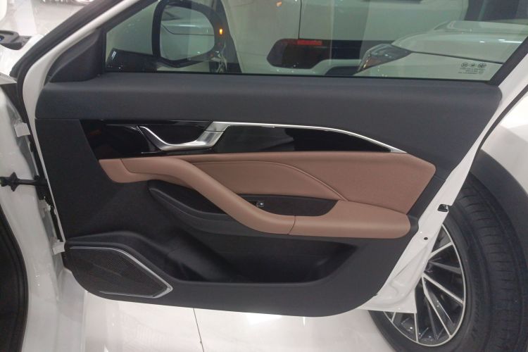 奔腾B70 2024款 龙腾版 1.5T 领创型中控内饰42