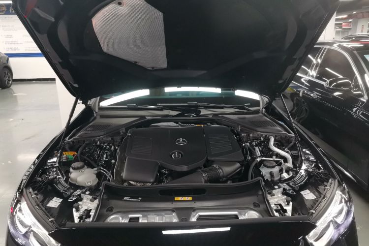 奔驰E级新能源 2024款 E 350 e L 插电式混合动力轿车机舱底盘24