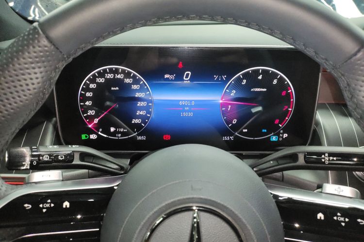 奔驰GLC 2024款  改款 GLC 260 L 4MATIC 豪华型 5座中控内饰14