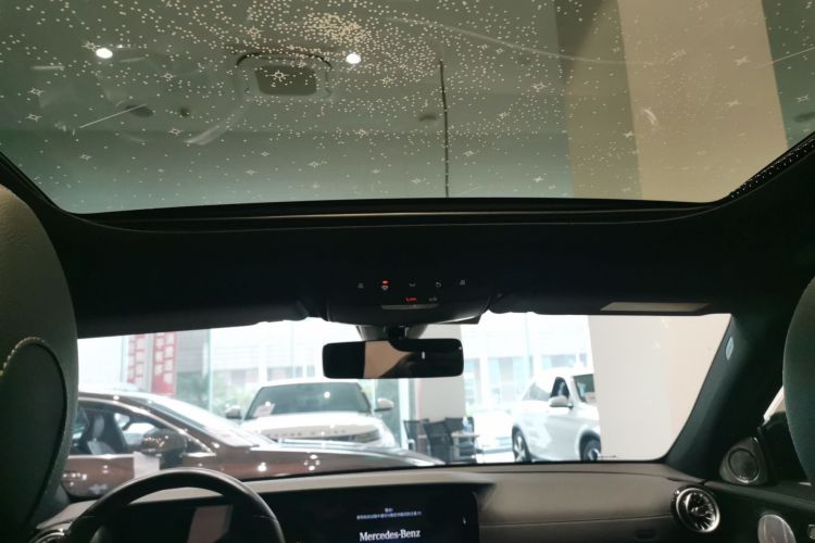 奔驰E级(进口) 2022款 E 260 时尚型运动版中控内饰22