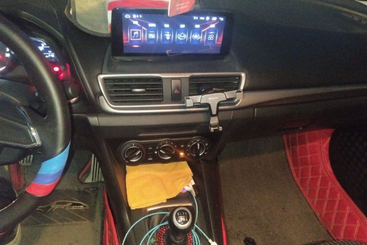 马自达3 昂克赛拉 2017款 三厢 1.5L 手动舒适型 国V中控内饰16