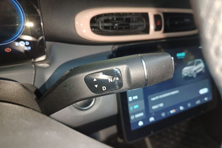 零跑汽车 零跑T03 2021款 400豪华Pro版中控内饰18