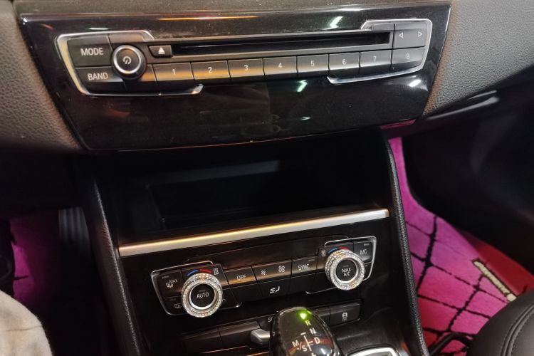 宝马2系旅行车 2016款 218i 领先型中控内饰16