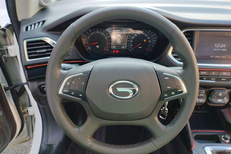 广汽传祺 传祺GS4 2016款 235T 手动豪华版中控内饰13