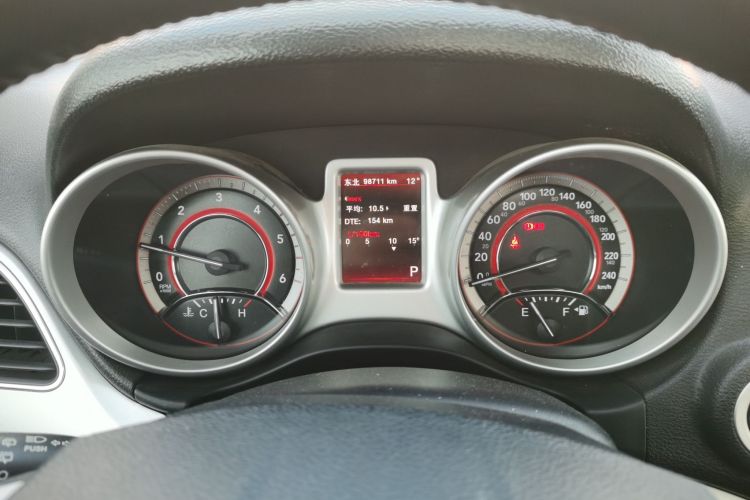 道奇 酷威 2015款 2.0TD 四驱尊尚版局部细节14