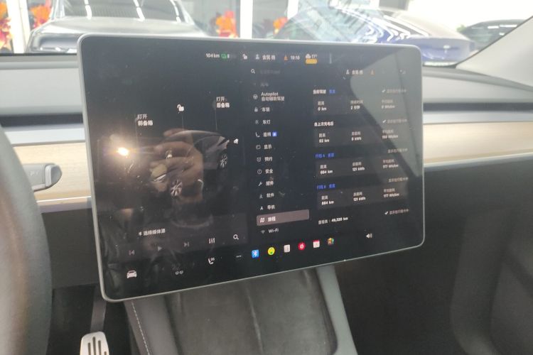 特斯拉 Model Y 2022款 长续航全轮驱动版中控内饰16