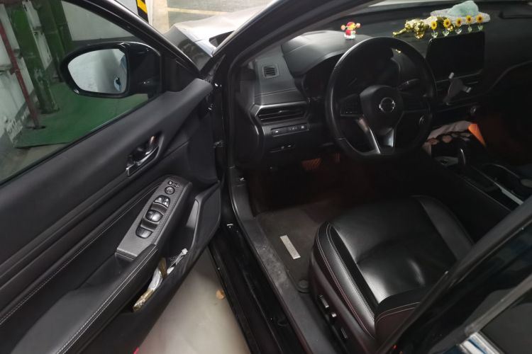 日产 天籁 2020款 改款 2.0L XL 舒适版中控内饰20