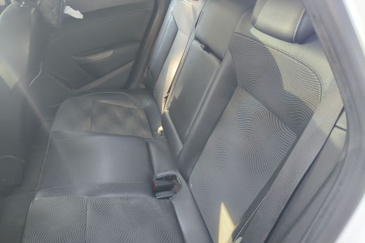 别克 英朗 2014款 XT 1.6L 自动时尚版中控内饰21