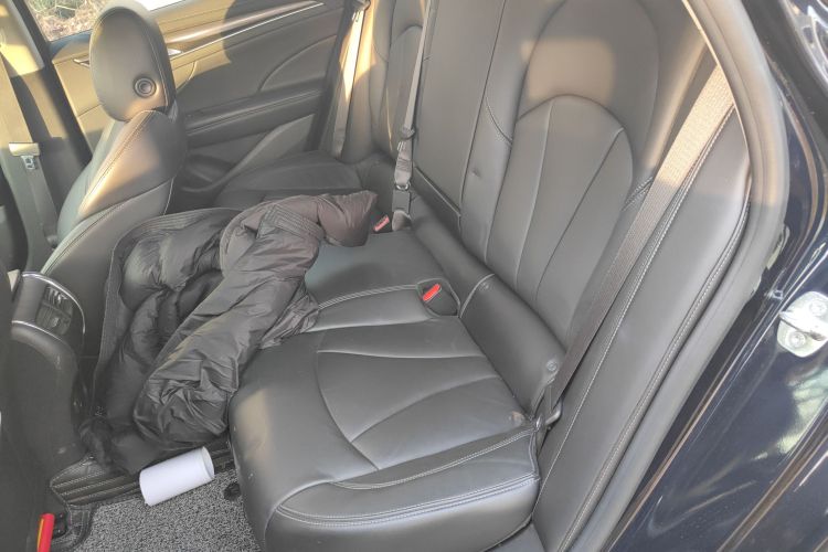 别克 君越 2021款 552T 豪华型中控内饰21