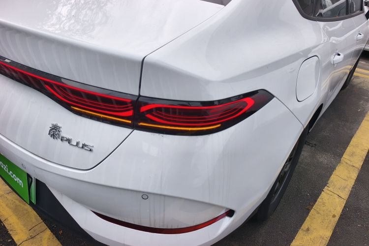 比亚迪 秦PLUS 2025款 DM-i 智驾版 55KM领先型车身外观9