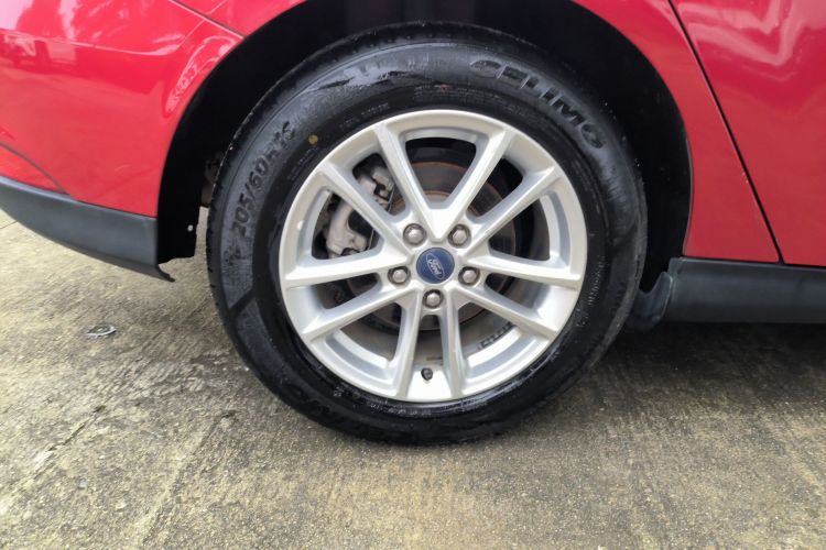 福特 福克斯 2015款 两厢 1.6L 自动风尚型车身外观6008