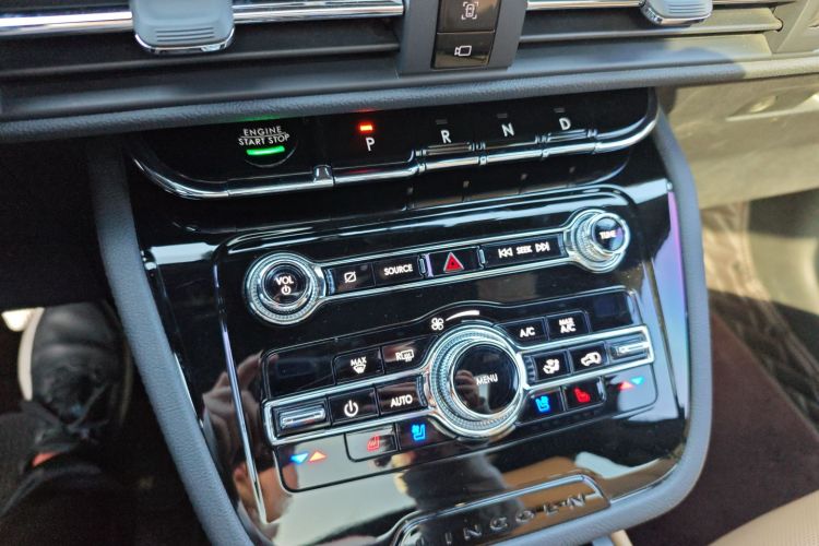 林肯 冒险家 2020款 2.0T 四驱尊雅版中控内饰18