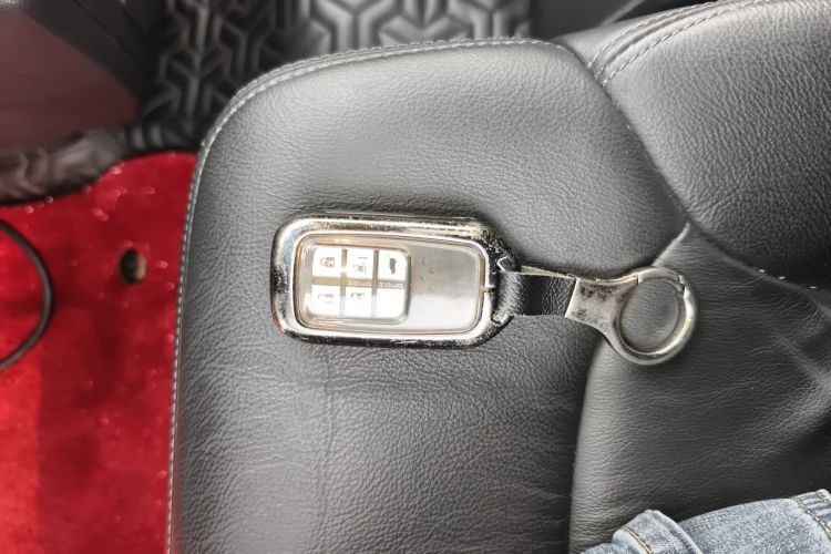 本田 艾力绅 2022款 2.0L e:HEV 豪华版中控内饰7001