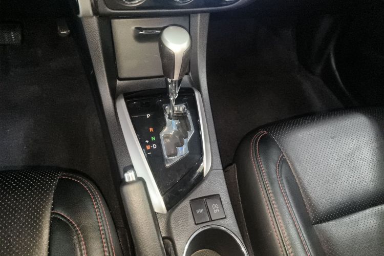 丰田 卡罗拉 2017款 改款 1.2T S-CVT GL中控内饰18