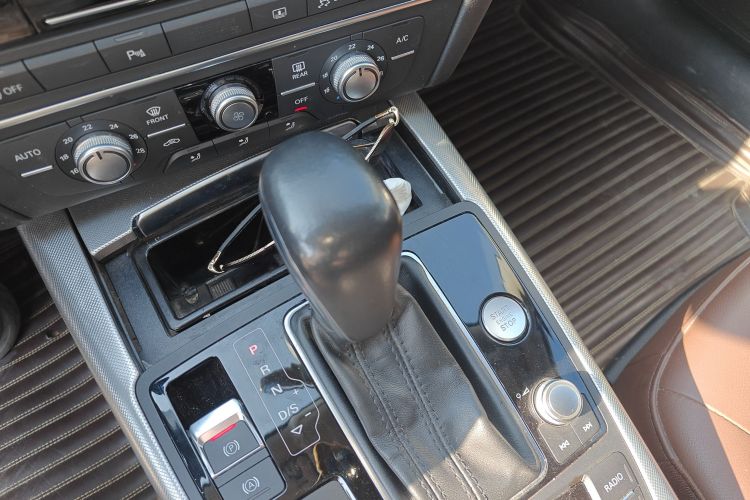 奥迪A6L 2018款 35 TFSI 典藏版中控内饰18