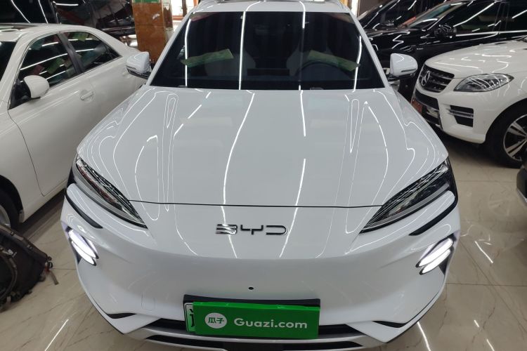 比亚迪 宋PLUS新能源 2023款 冠军版 EV 520KM 尊贵型车身外观2