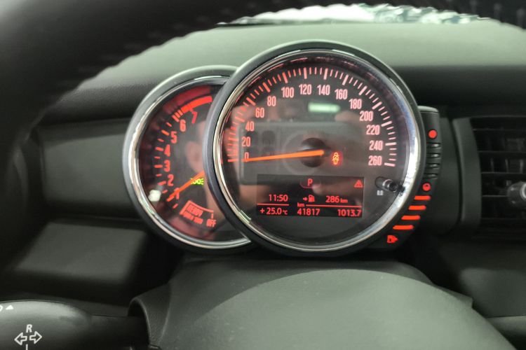 MINI 2015款 1.2T ONE 五门版中控内饰14