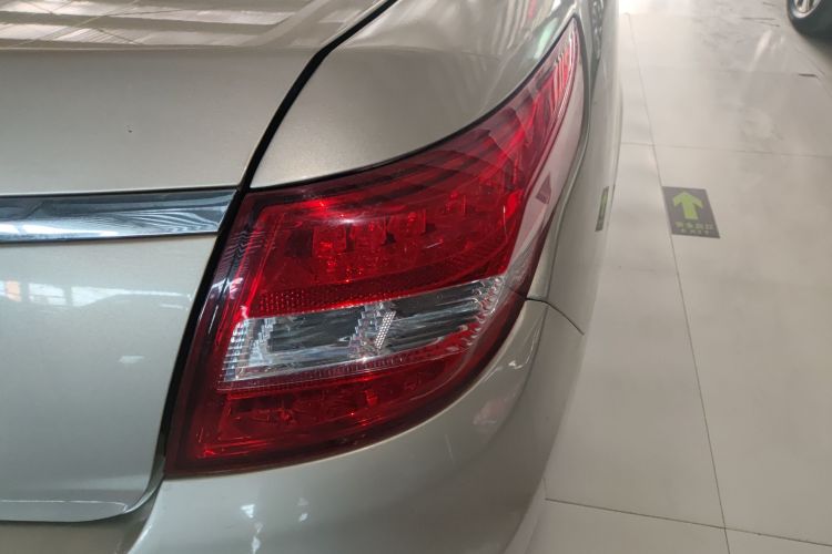 吉利汽车 远景 2016款 1.5L 自动幸福版车身外观9