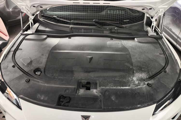 深蓝汽车 深蓝SL03 2023款 200Max增程版机舱底盘24