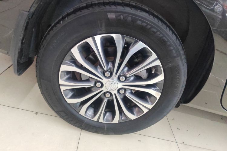 别克GL8 2021款 陆上公务舱 652T 豪华型车身外观6008