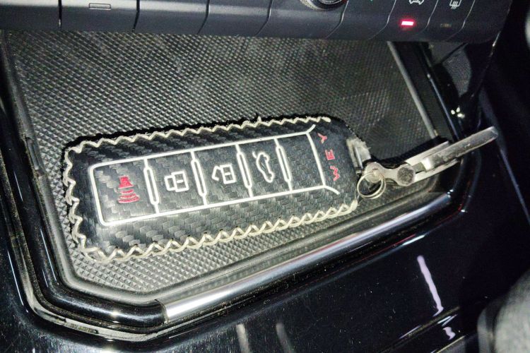 魏牌 VV7 2017款 2.0T 旗舰型中控内饰7001