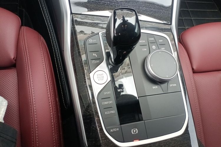 宝马3系 2021款 改款二 325Li M运动套装中控内饰18