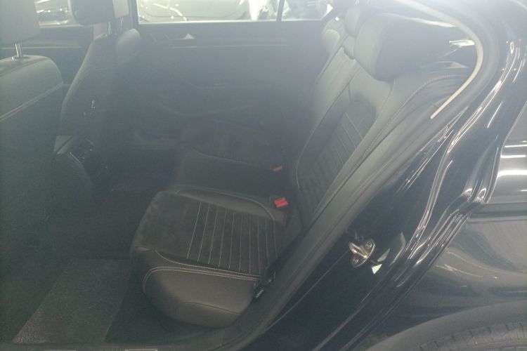 大众 迈腾 2020款 330TSI DSG 豪华型中控内饰7004