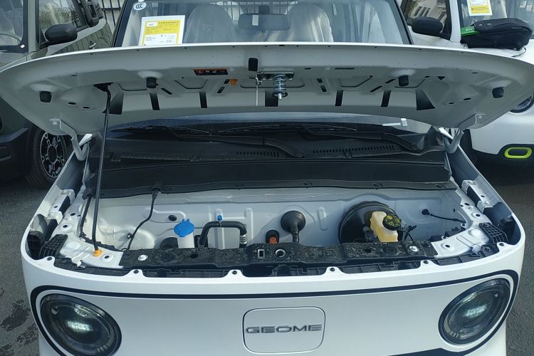 吉利银河 2025款 210km 熊猫卡丁机舱底盘24