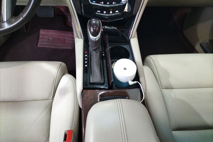 凯迪拉克XTS 2017款 28T 精英型中控内饰18