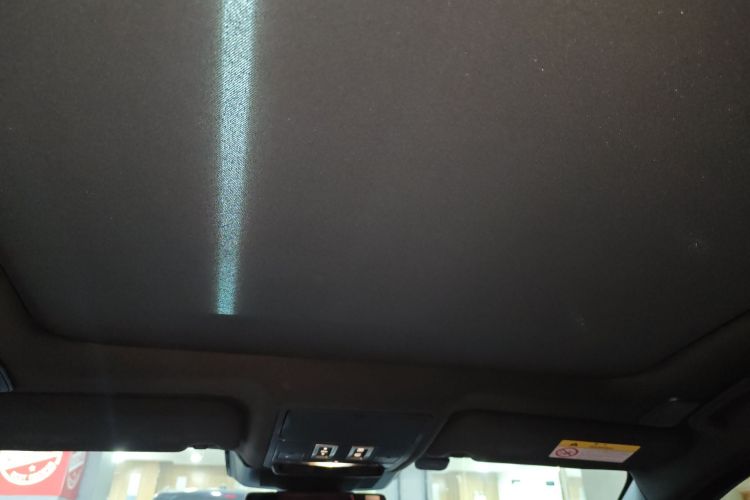 捷豹XFL 2023款 XFL 2.0T P250 两驱精英运动版局部细节22