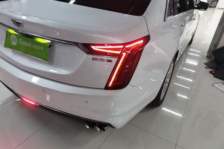 凯迪拉克CT6 2019款 28T 豪华型车身外观9