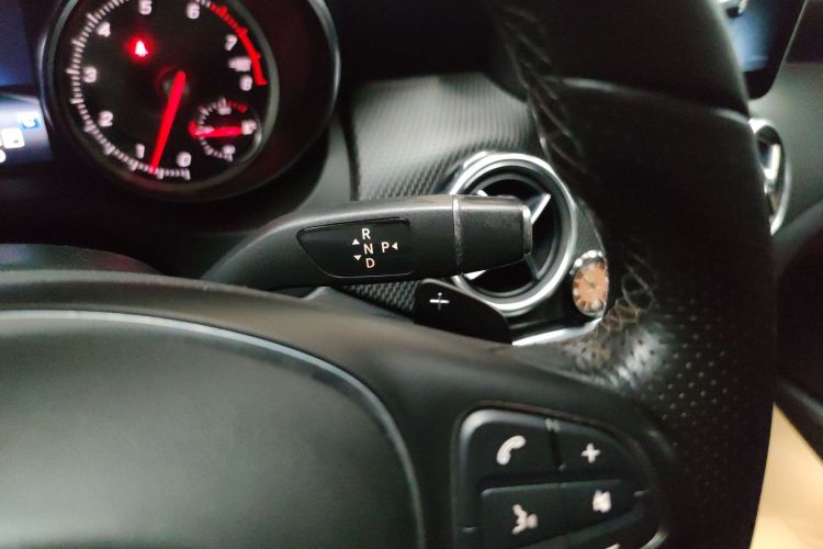 奔驰GLA 2017款 GLA 200 时尚型中控内饰18