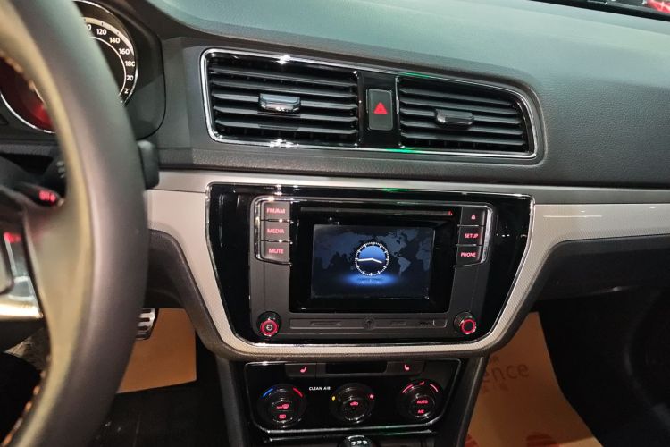 大众 朗境 2016款 230TSI DSG豪华版中控内饰16