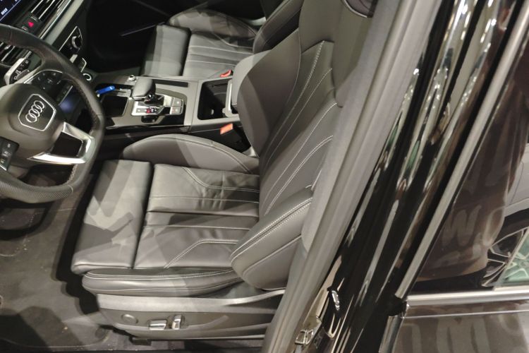 奥迪Q5L 2024款 45 TFSI 豪华动感型中控内饰19