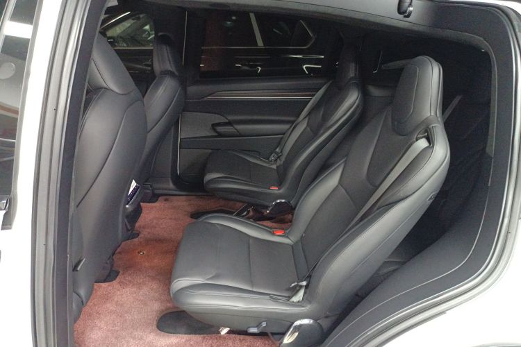 特斯拉 Model X 2023款 双电机全轮驱动版中控内饰7004