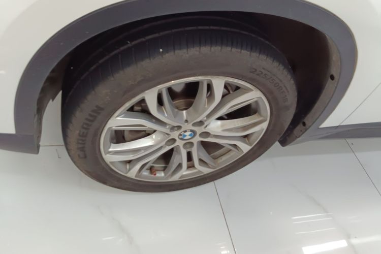 宝马X1 2018款 sDrive20Li 领先型车身外观6007