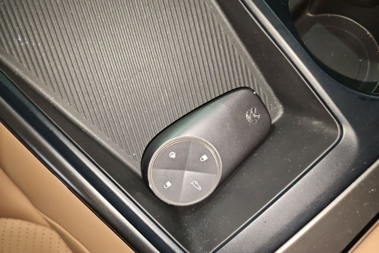 蔚来EC6 2022款 75kWh 运动版中控内饰11