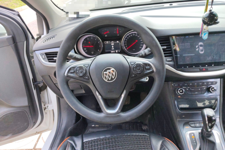 别克 威朗 2016款 两厢 15S 自动领先型中控内饰13