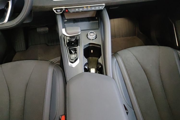 吉利汽车 星越L 2024款 2.0TD 高功自动两驱天际版局部细节18