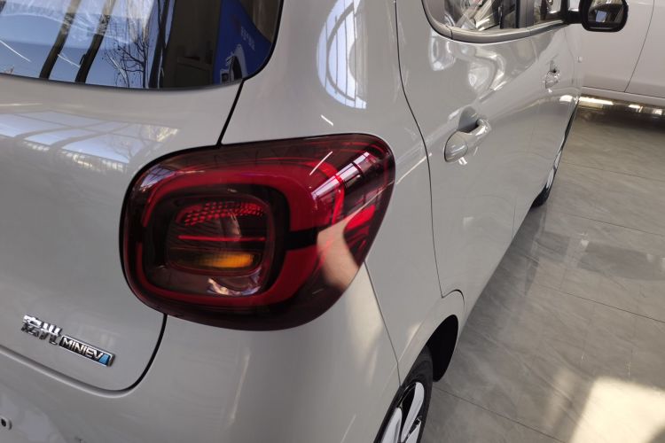 五菱汽车 宏光MINIEV 2025款 四门版 进阶款车身外观9