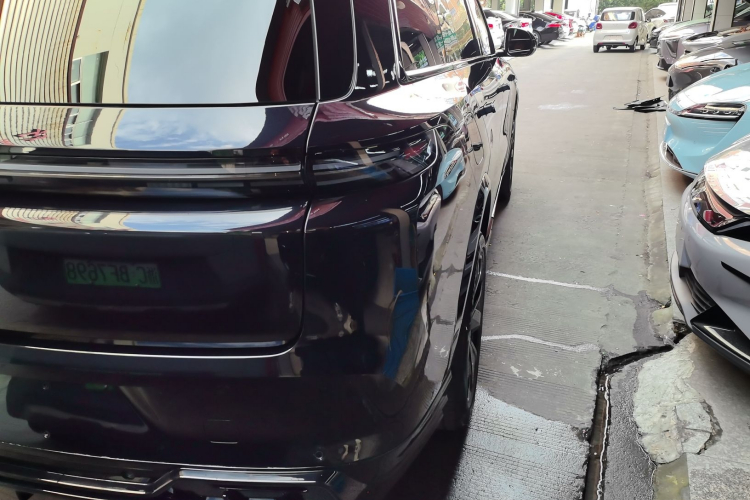 理想汽车 理想L8 2023款 Pro车身外观9