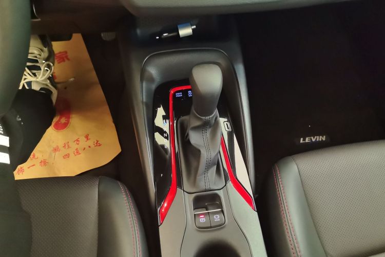 丰田 雷凌 2021款 双擎 1.8H E-CVT运动版局部细节18