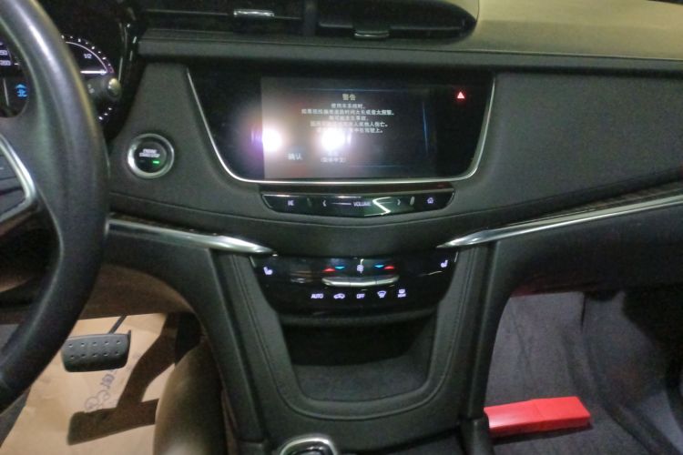 凯迪拉克XT5 2018款 28E 四驱技术型中控内饰16